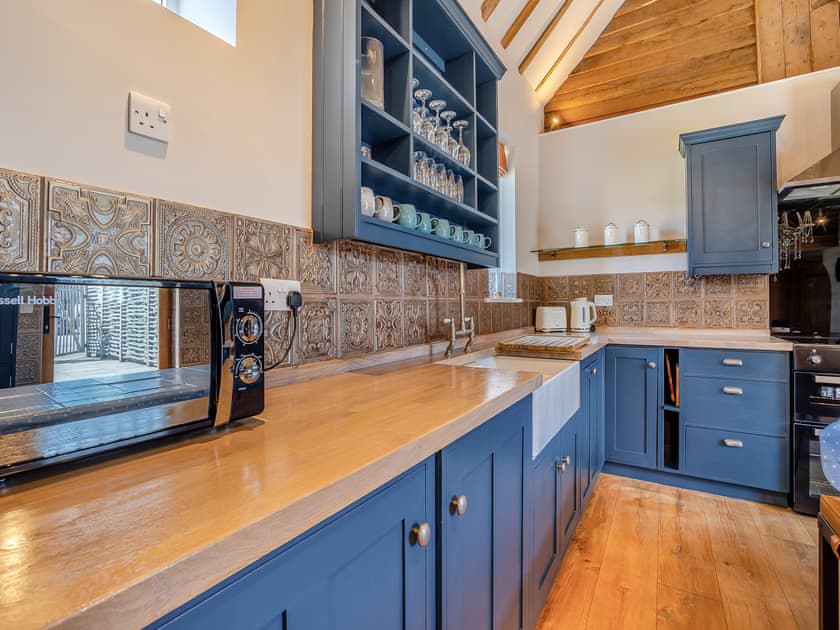 Kitchen area | The Oast - New Shelve Farm Holidays - New Shelve Farm Holidays, Lenham, near Maidstone