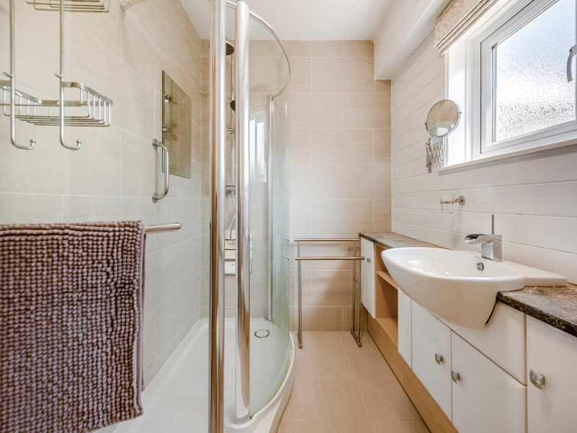 Bathroom | Yr Encil, New Quay