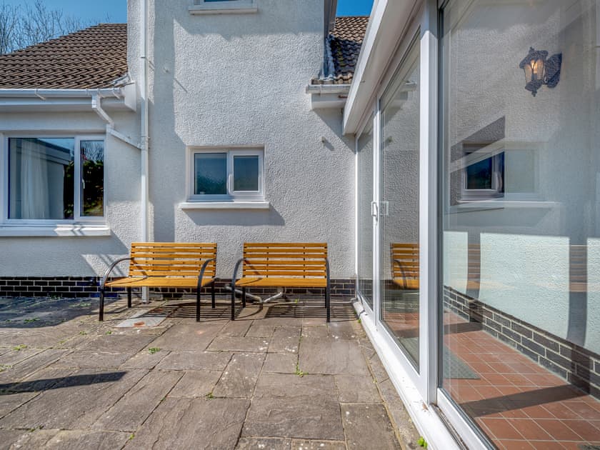Sitting-out-area | Yr Encil, New Quay