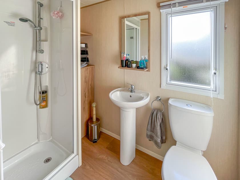 Bathroom | Pukka Caravan Lets, Ingoldmells