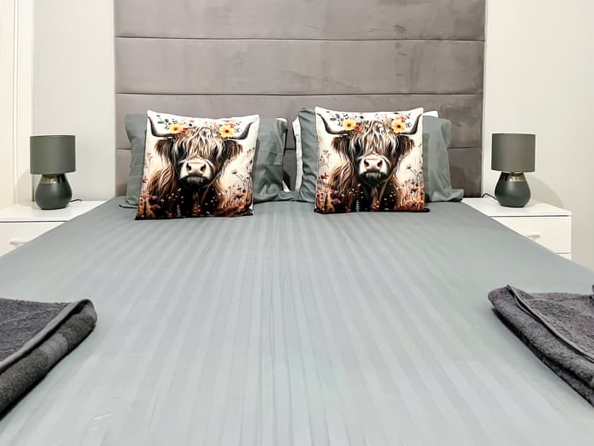 Double bedroom | Cambusmoon Apartment, Gartocharn, near Alexandra