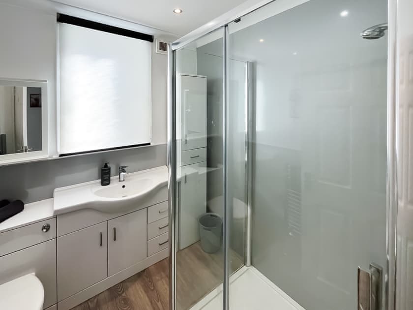 Bathroom | Cambusmoon Apartment, Gartocharn, near Alexandra