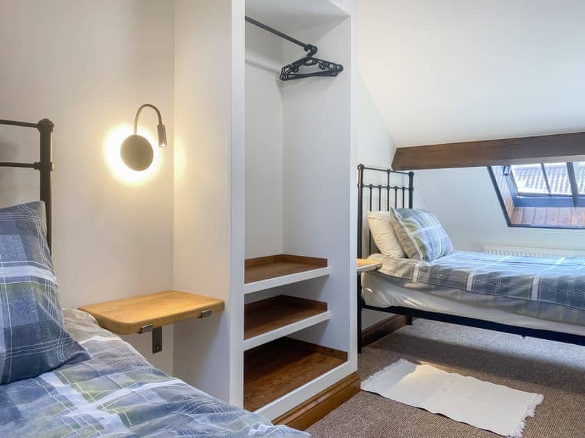 Twin bedroom | Low Moor Holiday CottagesWren Cottage, Scalby, near Scarborough