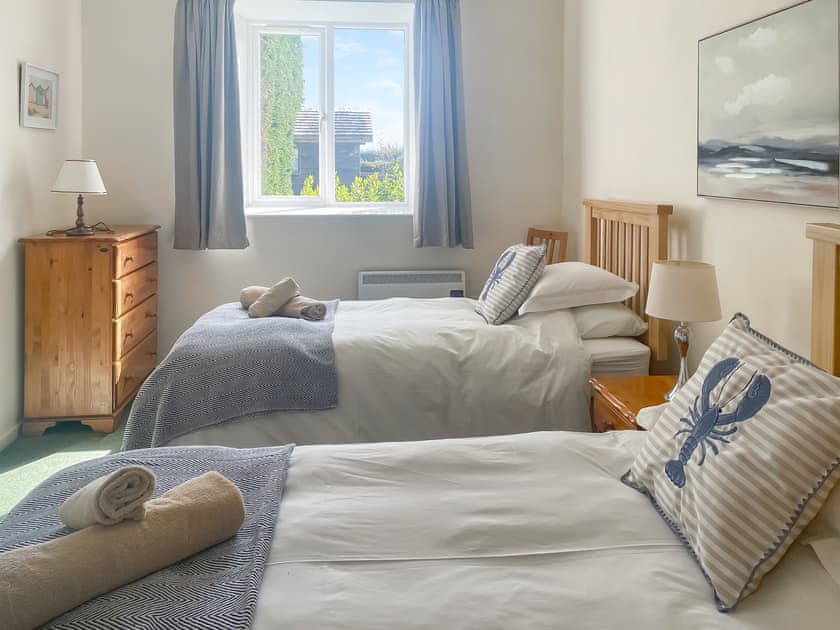 Twin bedroom | Thelma’s House - Elwick Farm Holiday Cottages, Belford