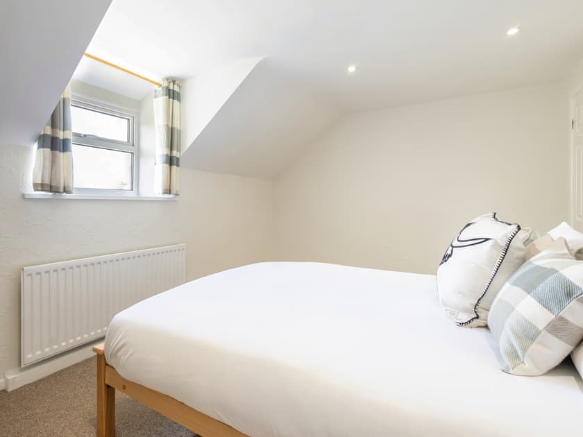 Double bedroom | Rigg Farm Cottage, Stainsacre, near Robin Hood’s Bay