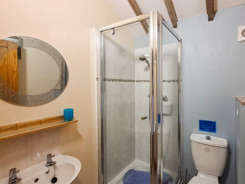 Bathroom | Gull Newk - Ocean View, Flamborough, near Bridlington