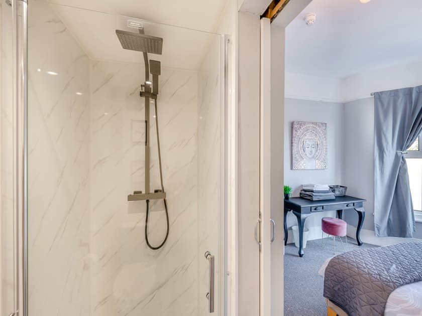 Bathroom | Debenham Lodge, Cliftonville, Margate