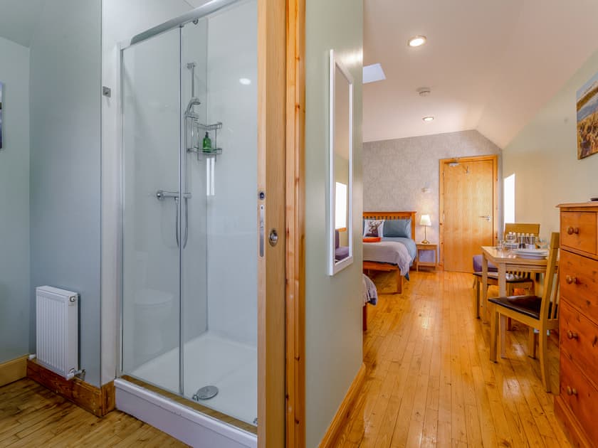 Shower room | Quinag Studio Apartment - Inchnadamph Lodge Properties, Inchnadamph, near Lochinver