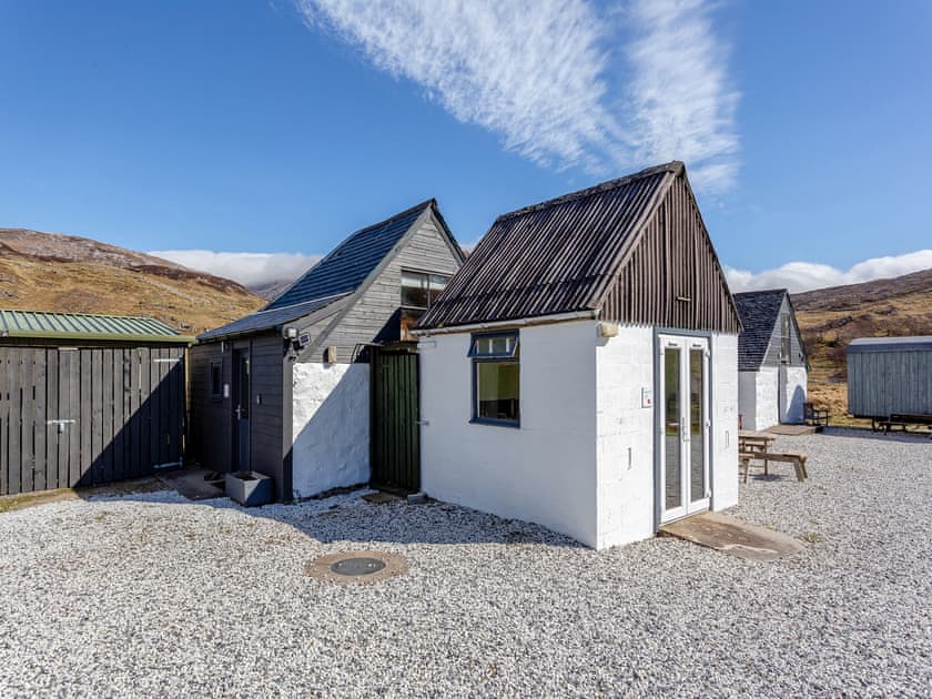 Exterior | Quinag Studio Apartment - Inchnadamph Lodge Properties, Inchnadamph, near Lochinver