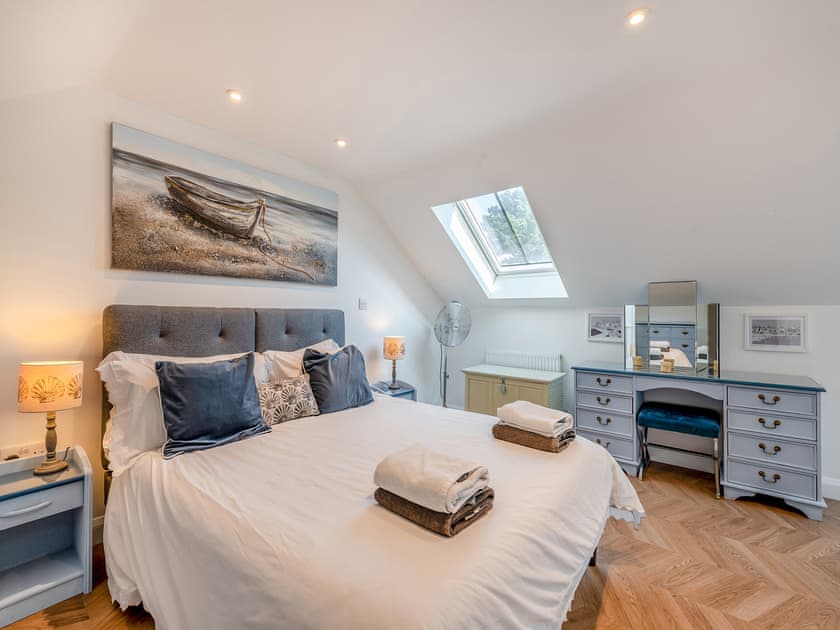 Double bedroom | Whitstable Getaways - Harbour Lodge - Seaside Escapes, Whitstable