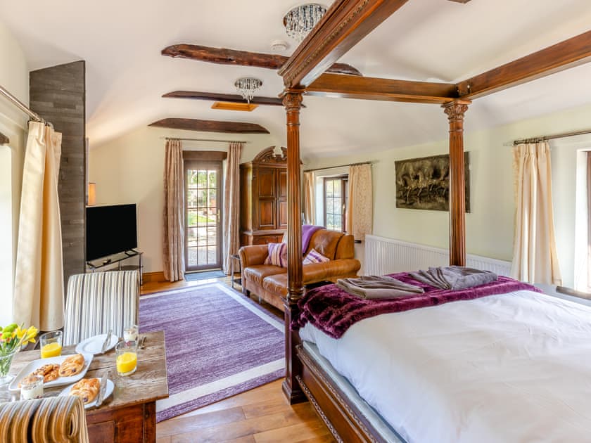 Four Poster bedroom | Quantock Hideaway, Aley, Over Stowey
