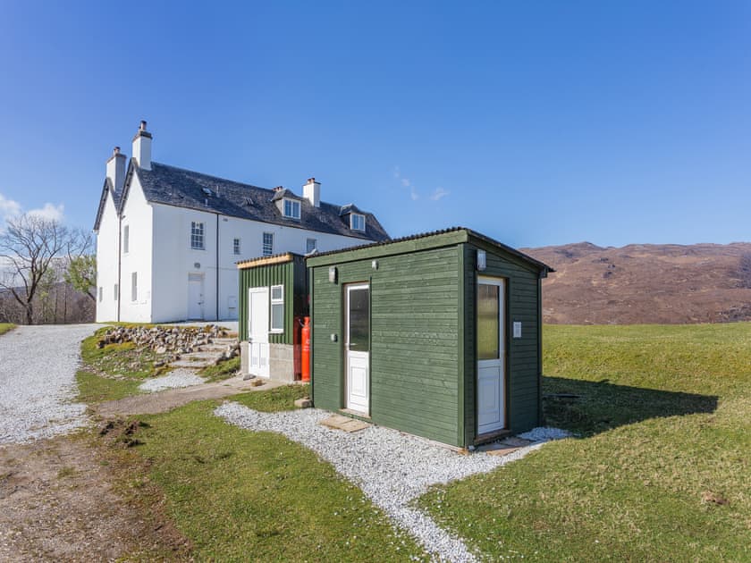 Exterior | Inchnadamph Lodge properties - Shepherds Hut - Inchnadamph Lodge Properties, Inchnadamph