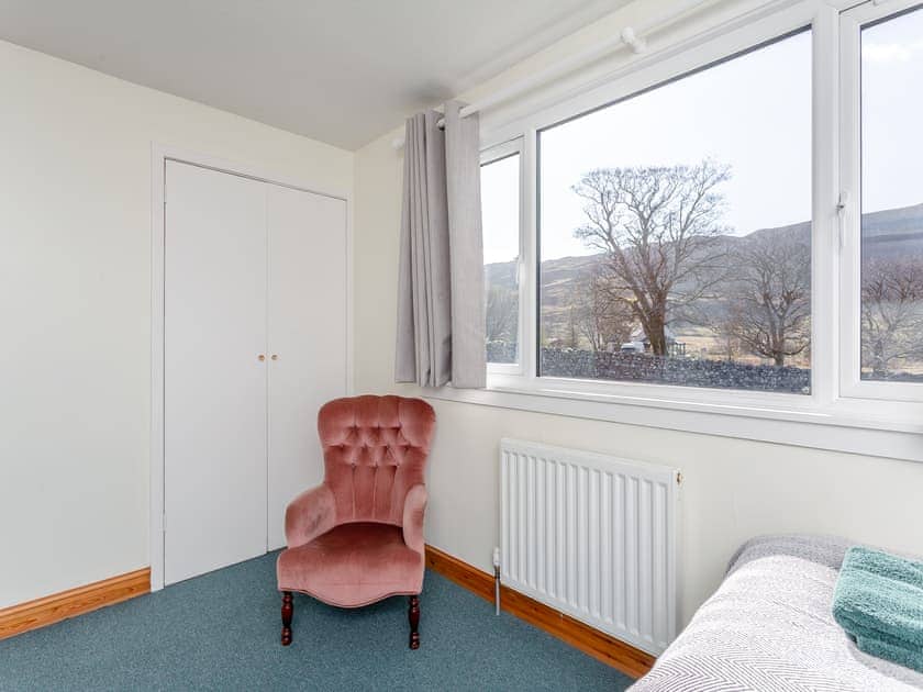 Twin bedroom | Inchnadamph Lodge properties - Walled Cottage - Inchnadamph Lodge Properties, Inchnadamph, near Lochinver