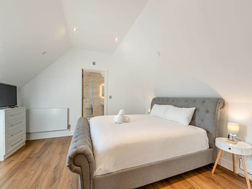 Super King size bed | Shooting Star - Talog Country Retreat, Talog