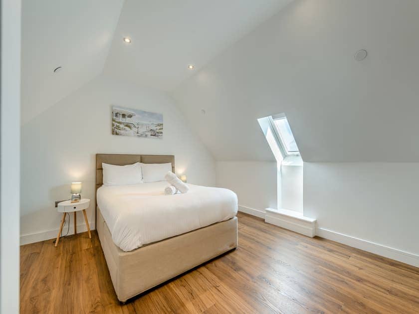 King Size bed | Shooting Star - Talog Country Retreat, Talog