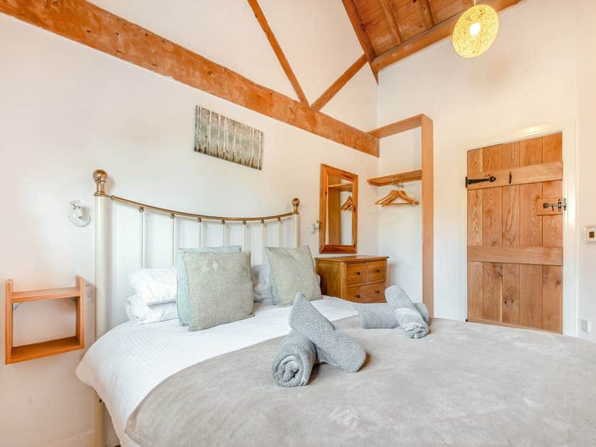Double bedroom | The Parlour - Milton End Farm Barns, Arlingham, near Frampton-on-Severn