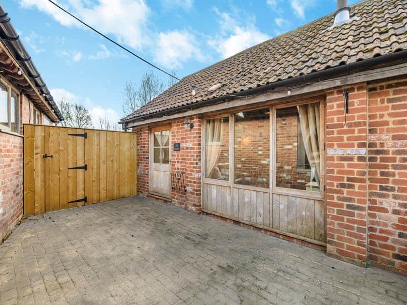 Exterior | The Parlour - Milton End Farm Barns, Arlingham, near Frampton-on-Severn