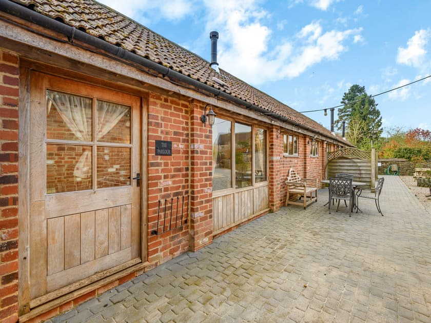 Exterior | The Parlour - Milton End Farm Barns, Arlingham, near Frampton-on-Severn