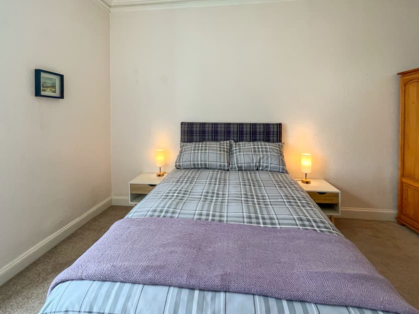 Double bedroom | Glenfyne Apartment - Seaside House, Ardrishaig, near Lochgilphead