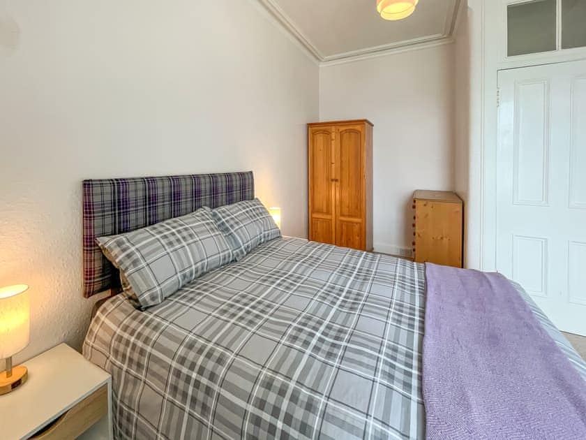 Double bedroom | Glenfyne Apartment - Seaside House, Ardrishaig, near Lochgilphead
