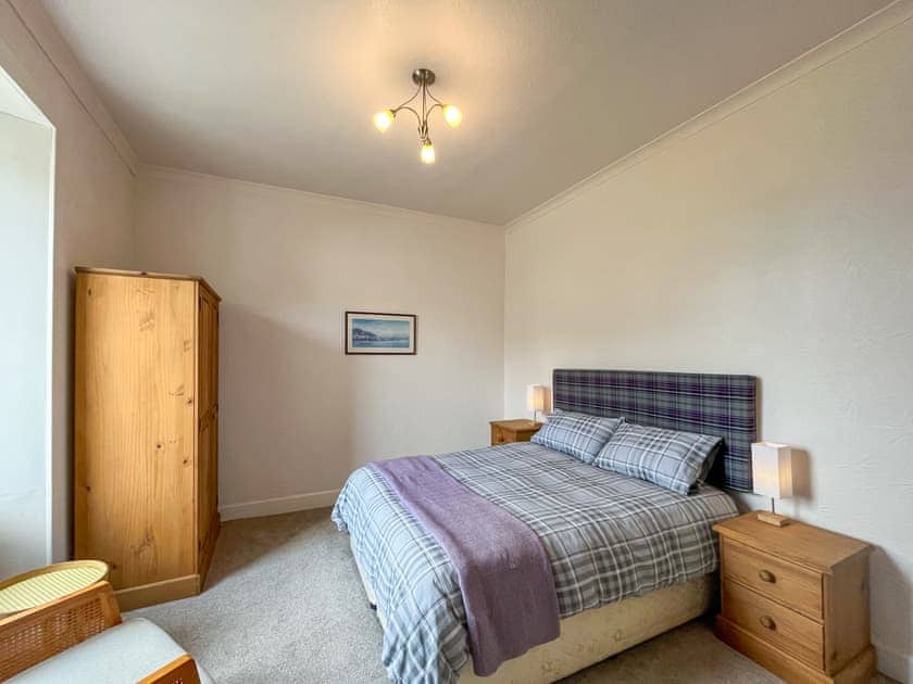 Double bedroom | Glenfyne Apartment - Seaside House, Ardrishaig, near Lochgilphead