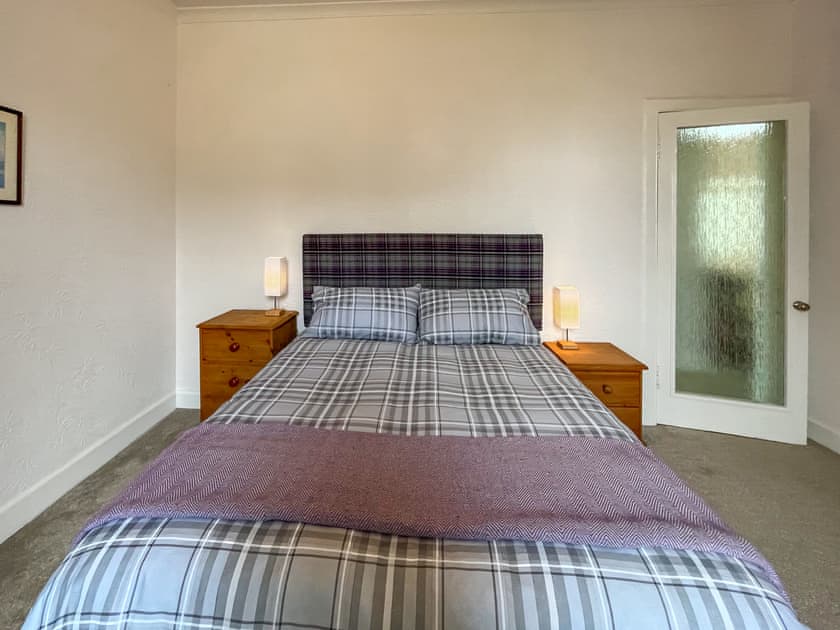 Double bedroom | Glenfyne Apartment - Seaside House, Ardrishaig, near Lochgilphead