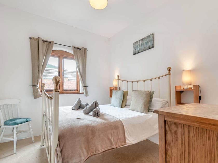 Comfortable double bedroom | The Chaff House - Milton End Farm Barns, Arlingham, near Frampton-on-Severn