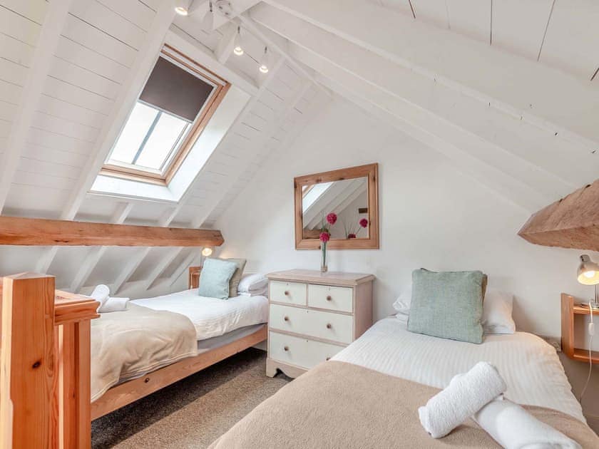 Peaceful twin bedroom | The Chaff House - Milton End Farm Barns, Arlingham, near Frampton-on-Severn