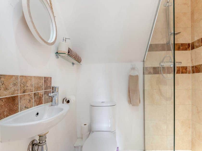 Bathroom | The Chaff House - Milton End Farm Barns, Arlingham, near Frampton-on-Severn