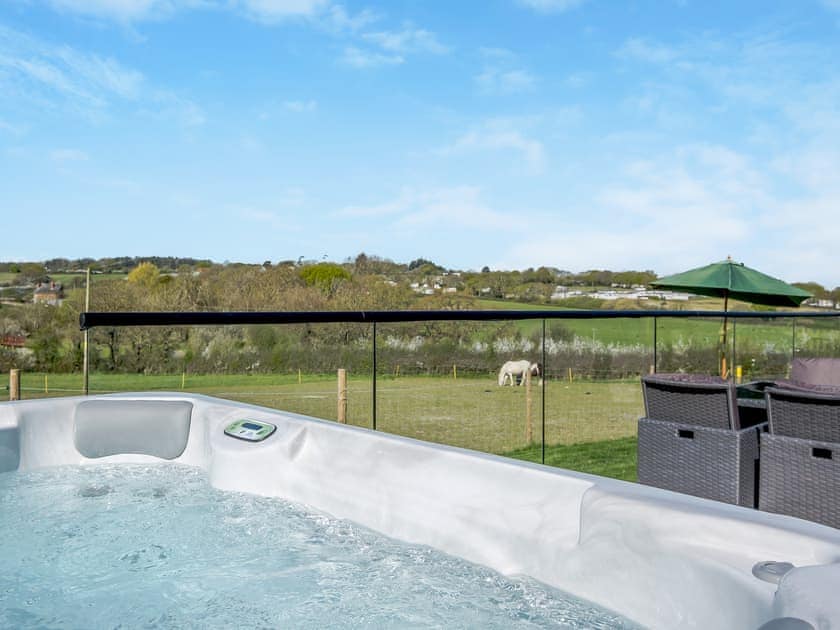 Hot tub | The Old Cowshed, Thorness