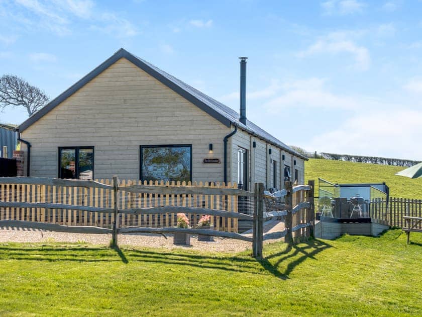 Garden and grounds | The Old Cowshed, Thorness
