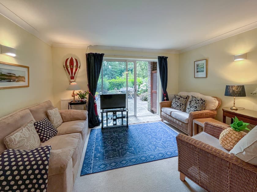 Living area | Broomhurst Court, Dorking