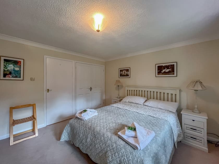 Double bedroom | Broomhurst Court, Dorking