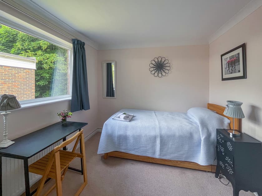 Single bedroom | Broomhurst Court, Dorking