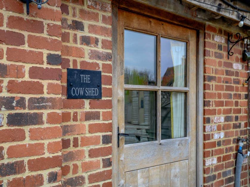 Exterior | The Cow Shed - Milton End Farm Barns, Arlingham, near Frampton-on-Severn