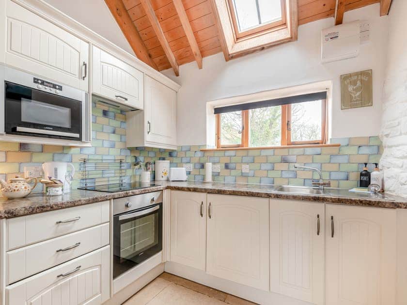 Kitchen | The Dairy - Milton End Farm Barns, Arlingham, near Frampton-on-Severn
