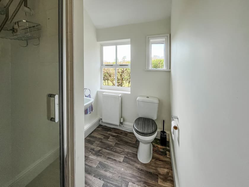 Bathroom | Tyn Y Coed, Mold and the Clwydian Range