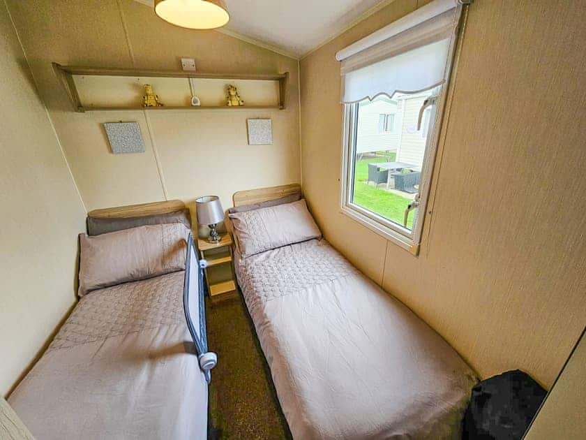 Twin bedroom | Court Lodge, Rhyl