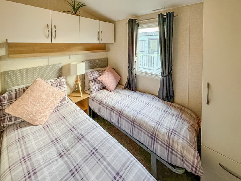 Twin bedroom | Holly’s Lodge, Rhyl