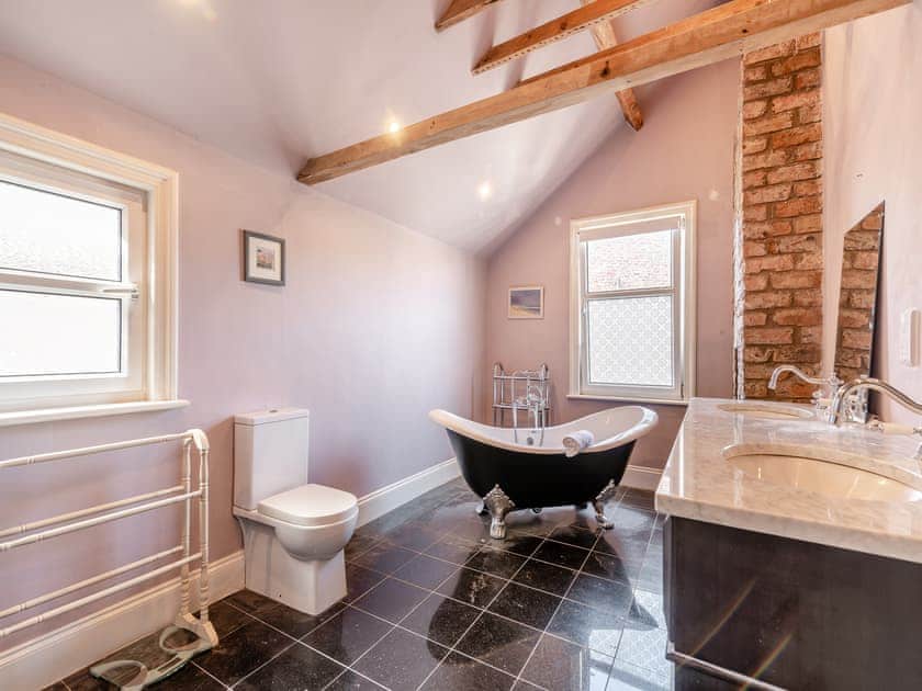 Bathroom | Topcliffe House, Thirsk