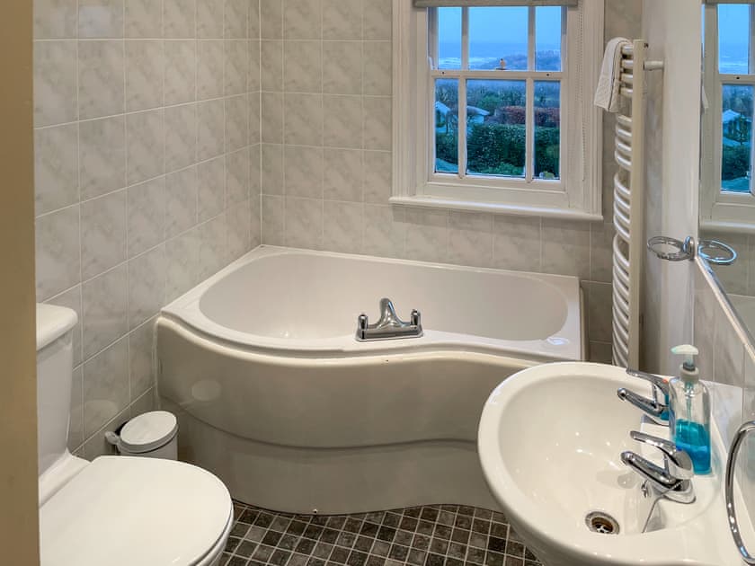 Bathroom | Sheen Cottage, Fylingthorpe, near Robin Hood’s Bay