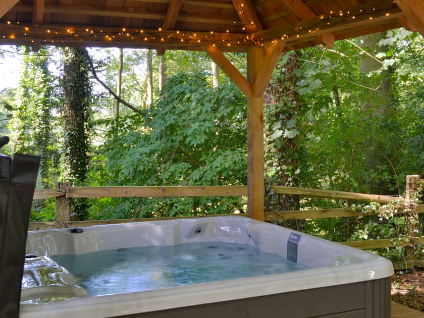 Hot tub | Lawnswood, Brompton-by-Sawdon