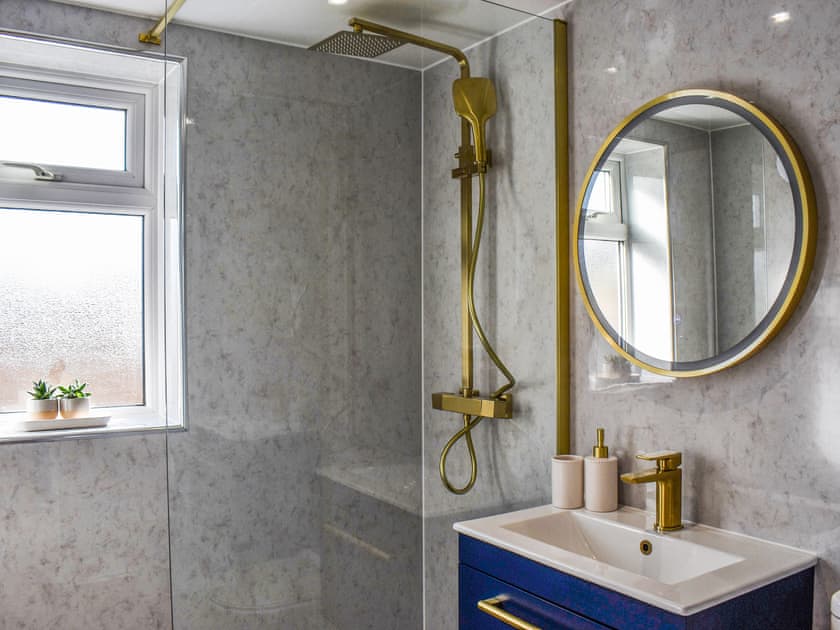 Bathroom | Mount Crescent, Bridlington