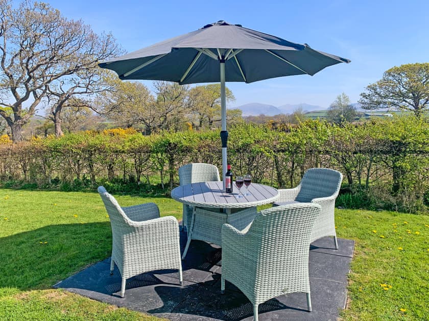 Sitting-out-area | Crib Y Nantlle, Pontllyfni, near Caernarfon