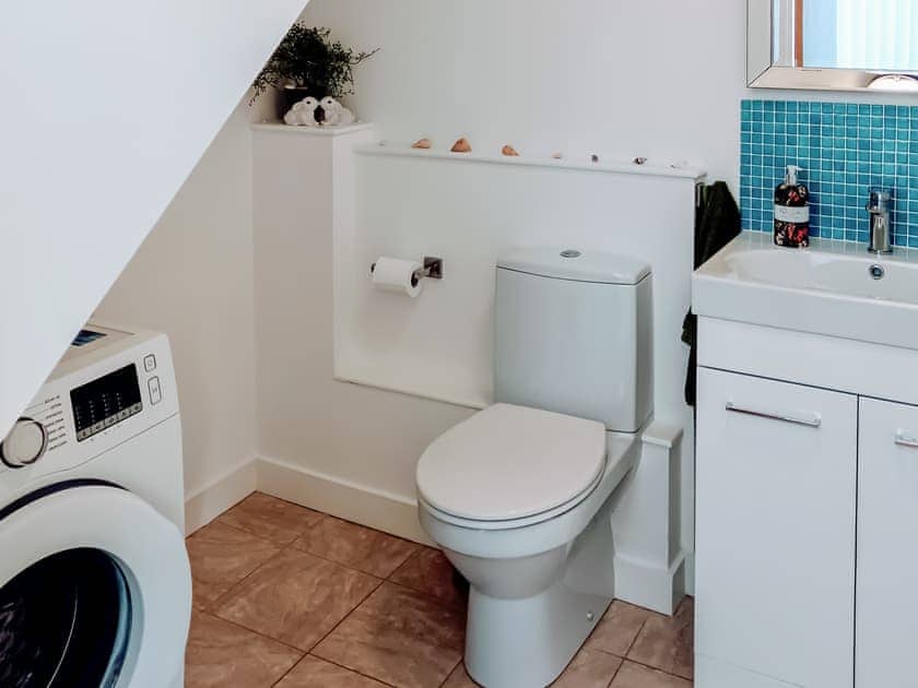 Downstairs bathroom | Mill Reach, Yarmouth