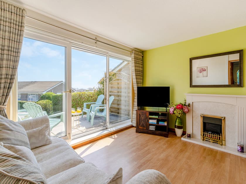 Living room/dining room | Bungalow Highfields, Port Eynon