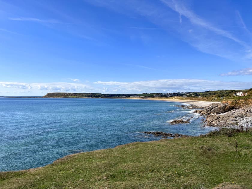 View of Horton and Port Eynon beach from Horton on the Welsh coastal path.  | Bungalow Highfields, Port Eynon