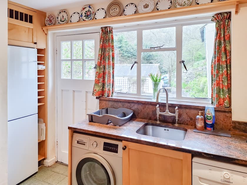 Kitchen | Carreg yr Eos, Fishguard