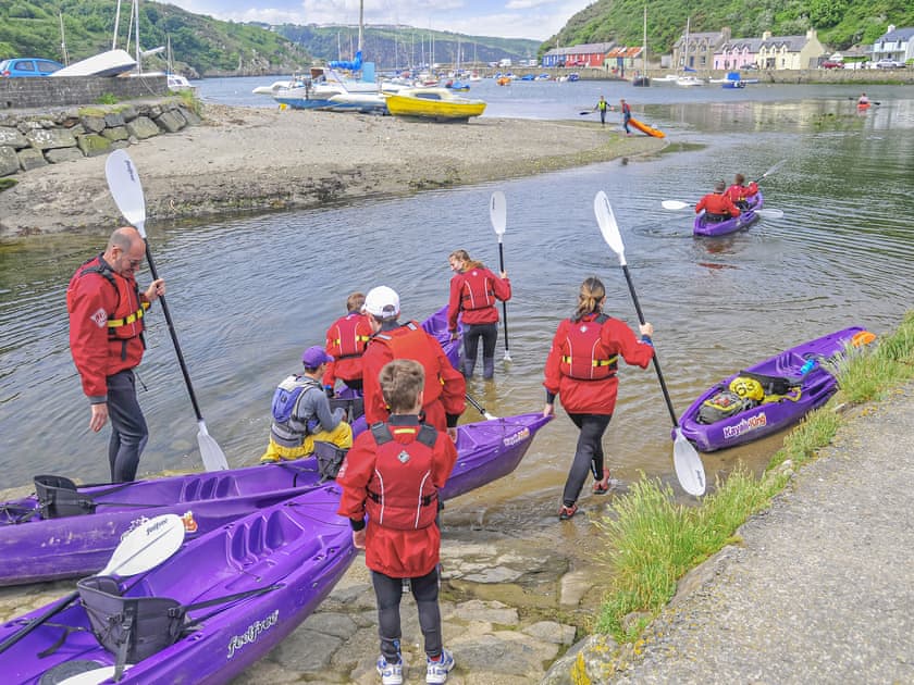 Kayak-King, Fishguard Harbour  | Carreg yr Eos, Fishguard