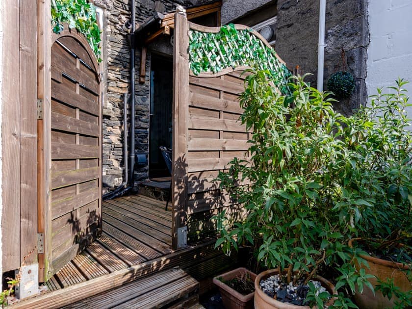 Sitting-out-area | Slate Cottage, Windermere